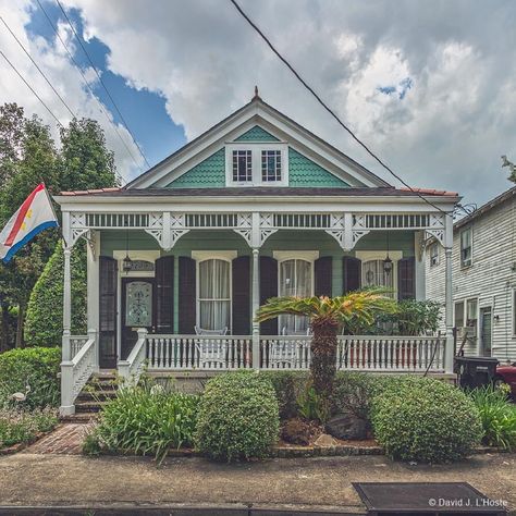 Louisiana Homes Exterior, Windenburg House, Camp Cabins, New Orleans Mansion, Louisiana House, Fairytale Houses, Victorian Homes Exterior, Creole Cottage, Retirement House