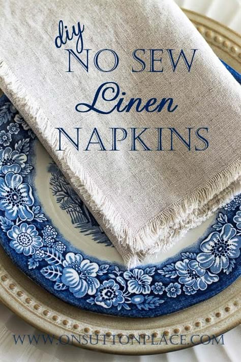 Budget friendly way to make soft and fluffy linen napkins with NO SEWING! No Sew Projects, Rock Border, Deco Champetre, Sew Projects, Diy Napkins, Sutton Place, Diy Stuff, No Sew, Diy Table