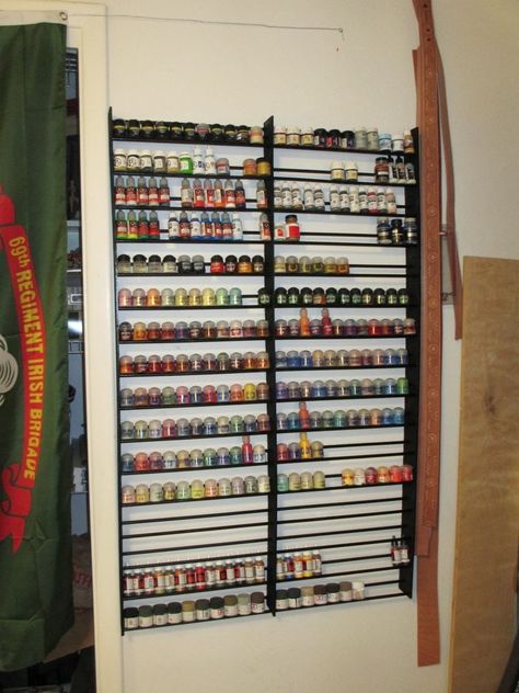 A Wargaming, Warhammer 40k (WH40k), Warmachine, Hordes, Dropzone Commander and other miniatures hobby blog. Paint Storage Diy, Paint Display, Warmachine Hordes, Hobby Storage, Paint Rack, Paint Organization, Painting Station, Hobby Desk, Hobby Trains