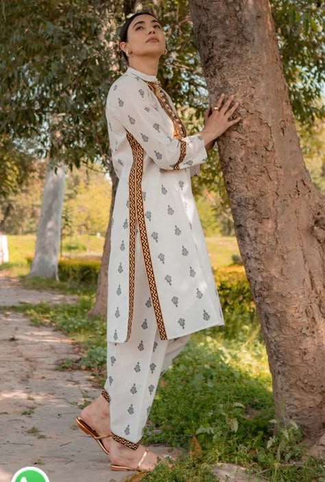 Simple Dress Casual, Chalk Design, Lace Dress Design, Dress Designing, Latest Dress Design, Womens Trendy Dresses, Tandoori Masala, Pakistani Fashion Casual, Salwar Kamiz