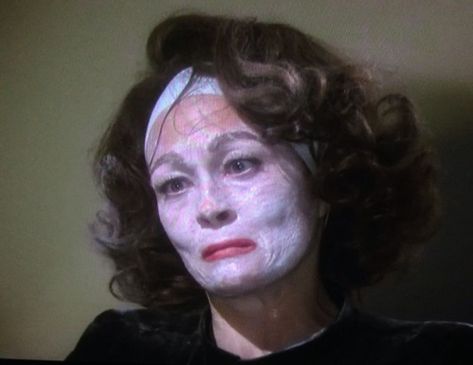 Trailer Park Party Mommie Dearest Movie, Mommie Dearest, Dear Costume, Elf Movie, Faye Dunaway, Mommy Dearest, Tv Icon, Bette Davis, Joan Crawford