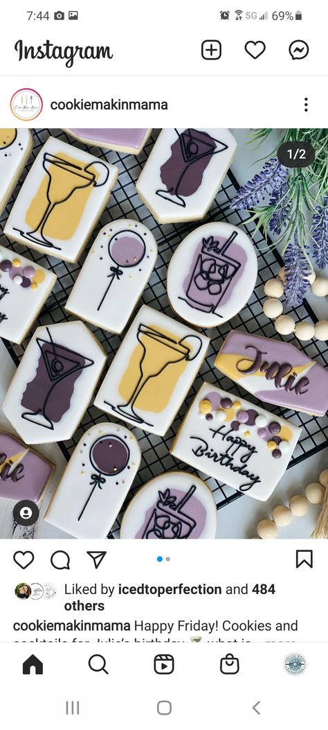 What Is Birthday, Cookie Techniques, Icing Design, Sugar Cookie Icing, Iced Sugar Cookies, Sugar Cookie Designs, Silhouette Christmas, Cookie Icing, Cookies Decorated