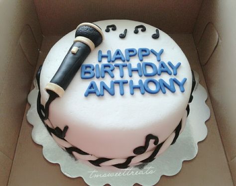 Microphone Birthday Cake! Birthday Cake With Microphone, Mic Cake Design, Microphone Cake Ideas, Music Birthday Cakes, Violin Cake, Microphone Cake, Golden Wedding Cake, Music Themed Cakes, Strawberries And Chocolate