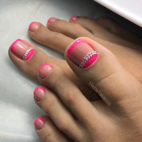 Over 50 Incredible Toe Nail Designs for Your Perfect Feet #nails French Pedicure Designs, Easy Toe Nail Designs, Simple Toe Nails, French Pedicure, Pedicure Nail Designs, Toenail Designs, Toe Nail Color, Pretty Toe Nails, Summer Toe Nails