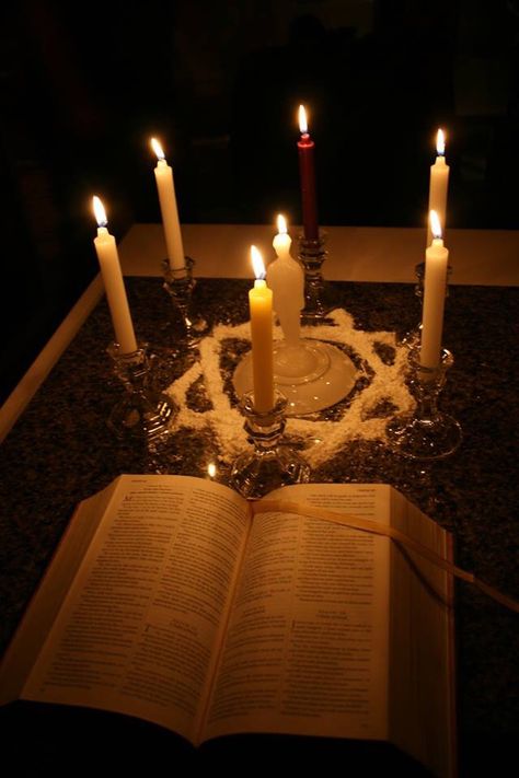 White Magic Love Spells, Voodoo Spells, Witches Altar, Psychic Reader, Dark Energy, Wiccan Spells, White Magic, Love Problems, Witch Aesthetic