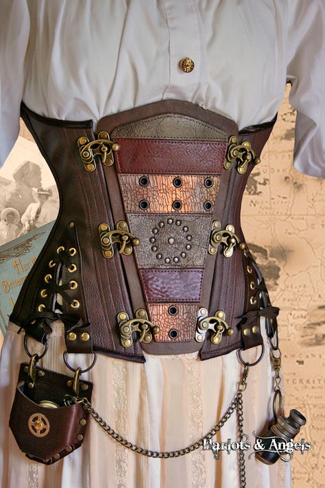 Too awesome. Cinderella Rags, Pirate Corset, Steampunk Mode, Steampunk Outfits, Moda Steampunk, Corset Steampunk, Leather Applique, Steampunk Gadgets, Steampunk Items