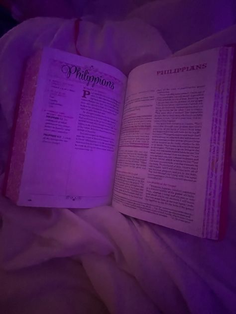 Bible Asthetic Picture, Asethic Pictures, Reading Bible Aesthetic, Dark Bible Aesthetic, Night Bible Study Aesthetic, Bible Aesthetic Dark, Black Girls Bible Aesthetic, Teenage Christian Dream, Get Closer To God