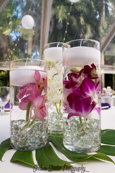 Island Theme Wedding Reception, Hawaii Theme Wedding Ideas, Backyard Hawaiian Wedding, Hawaiian Theme Wedding Reception, Elegant Hawaiian Theme Party, Beach Wedding Table Centerpieces Flowers, Hawaii Wedding Ideas Decor, Hawaiian Themed Quinceanera, Hawaii Wedding Decorations