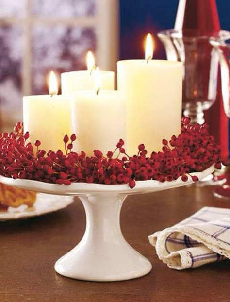 12 beautiful Thanksgiving centerpieces Drawing Christmas, Christmas Decorating Ideas, Red White Christmas, Tree Themes, Christmas Table Centerpieces, Dollar Store Christmas, Christmas Centerpieces Diy, Thanksgiving Table Decorations, List Ideas