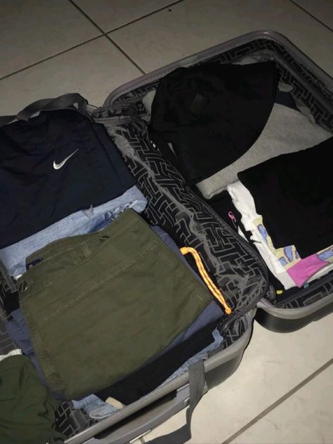 Packing Baju Koper Snap, Packing Koper Snapgram, Prepare Koper, Peking Barang, Packing Koper, Fake Ft Call, Types Of Shorts, Video Call With Boyfriend Screen Photo, Packing Clothes