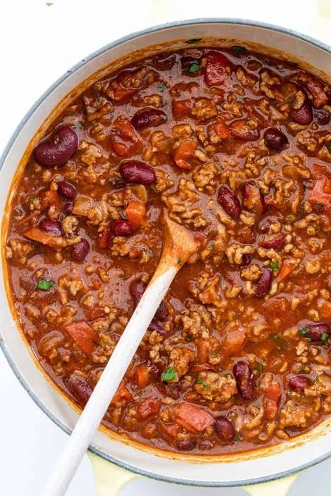 Chili Recipe Dutch Oven, Beef Stew Wine, Dutch Oven Chili Recipe, Recipe Dutch Oven, Best Chili Recipe Ever, Dutch Oven Chili, Oven Ideas, Beer Chili, Turkey Chili Healthy