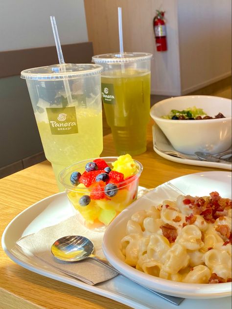 panera food bacon Mac and cheese, fruit cup and green tea from Panera Panera Bread Aesthetic, Panera Aesthetic, Panera Food, Panera Mac And Cheese, Bread Aesthetic, Golden Retriever Girl, Food Fast Food, Food Fast, Panera Bread