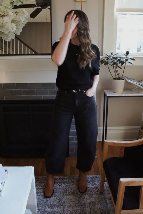 Get ready for your fashion game to level up - because the Everlane Way High Curve Jean is here! This jean, made especially with organic cotton and a high rise, it's truly a game-changer. Curve Jeans, Style Edit, Curvy Jeans, My Favorite Part, Who Knows, Baggy Fits, Level Up, High Jeans, Fashion Games