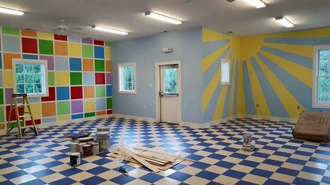 Daycare center paint idea Daycare Color Walls, Daycare Flooring Ideas, Daycare Wall Ideas Paint, Daycare Paint Colors Wall, Wall Painting Decor Creative, Daycare Design Layout, Daycare Cubbies Ideas, Daycare Bathroom Ideas, Rompus Room