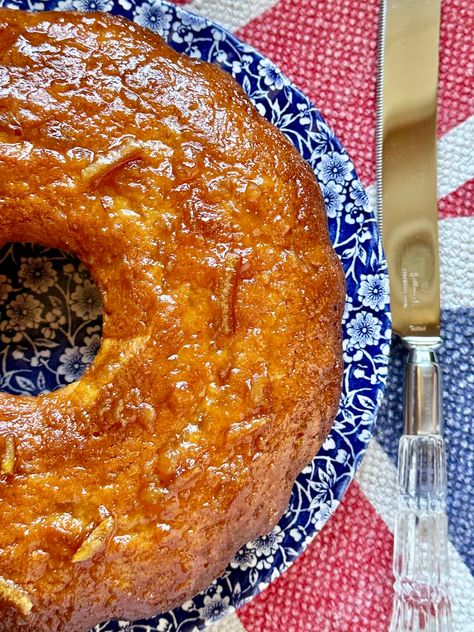 Orange marmalade cake is a moist and citrusy dessert you can make anytime. Everyone will be delighted with the results. Orange Marmalade Cake, Whiskey Cake Recipe, Whole Orange Cake, Marmalade Cake, Orange Marmalade Recipe, America Cake, Afternoon Tea Cakes, Marmalade Recipe, Bread Cookies