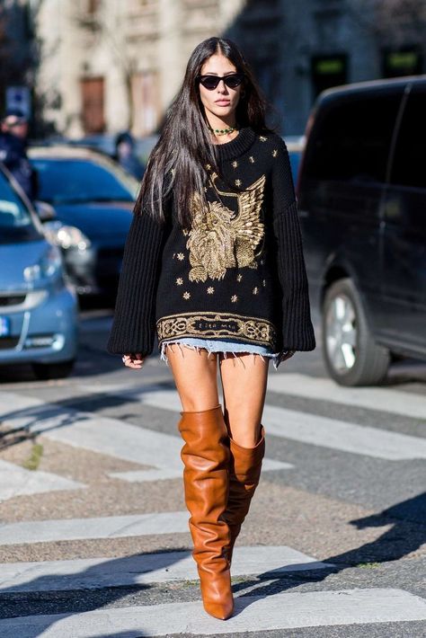 These knee-high boots are the perfect streetwear statement. Pair them with oversized sweats, a graphic tee, and a leather jacket for a trendy and edgy urban look. Over The Knee Boot Outfit Winter, Knee Boots Outfit Winter, Thigh High Boots Outfits, Winter Going Out Outfits, Over The Knee Boot Outfit, Personal Fashion Stylist, Looks Country, Hacks Clothes, Fall Wear