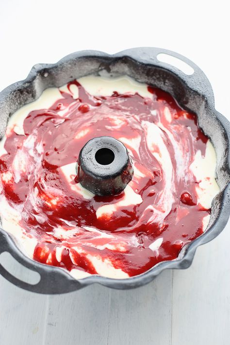 Red Velvet + Cream Cheese Bundt Cake - 3 Scoops of Sugar Bunt Cake Recipe, Bundt Pan Recipes, Cream Cheese Bundt Cake, Red Velvet Bundt Cake, Homemade Peach Ice Cream, Bundt Recipes, Bolo Red Velvet, Velvet Cake Recipes, Velvet Cream