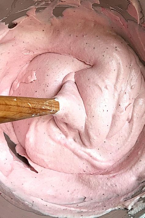 Strawberries are in season ( well aren’t they always ) so why not indulge in this luscious keto strawberry ice cream. Easy to make, ready in no time, it’s no churn so you don’t need an ice cream machine and the biggest point of all it is TOTALLY guilt free I promise. Keto Strawberry Ice Cream, Bariatric Desserts, Low Carb Ice Cream Recipe, Kitchenaid Ice Cream, Ckd Recipes, Ice Cream Easy, Sugar Free Ice Cream, Strawberry Ice Cream Recipe, Ice Cream Recipes Machine