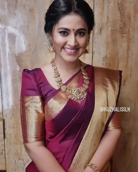 Blouse Design Front And Back, Pattu Blouse Design Models, Simple Silk Saree, Silk Saree Blouse Design, Sneha Prasanna, Simple Saree Blouse Designs, Saree Blouse Design, Mangalsutra Design, Latest Blouse Designs Pattern