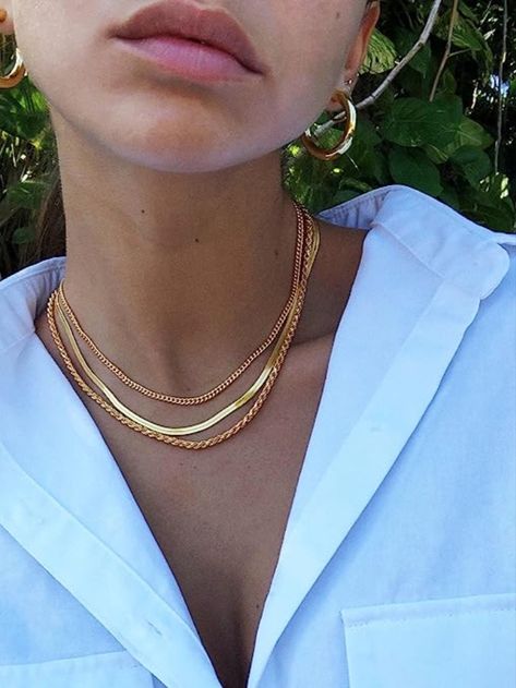 Summertime Sadness | Beautiful accent gold necklaces that will literally go with everything. #summer #summertime #necklace #accent #jewelry #gold #shop #havefun Layered Gold Necklace, Gold Jewelry Gift, Gold Chain Choker, Herringbone Necklace, Dainty Gold Necklace, Gold Necklace Set, Gold Necklace Women, Gold Necklace Layered, Chain Choker Necklace