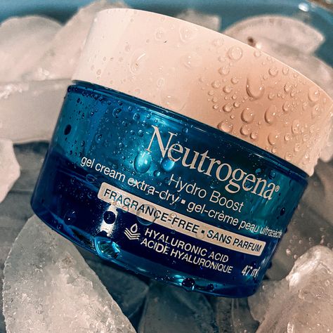 #skincare #skincareroutine #skincarelife #neutrogena #moisturizer #everydayskincare #product #creamy #productphotography Neutrogena Moisturizer, Regular Skin Care Routine, Face Care Routine, Proper Skin Care, Best Skin Care Routine, Healthy Lifestyle Habits, Online Shop Design, Get Rid Of Blackheads, Skin Discoloration