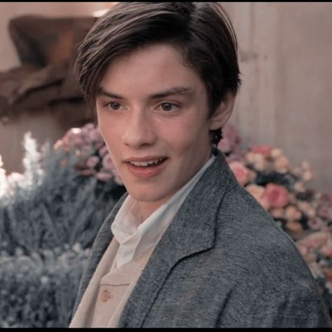 lord viscount tewksbury icon lord viscount tewksbury enola holmes icon lord viscount tewksbury aesthetic Mycroft Holmes, Cedric Diggory, Enola Holmes, Film Serie, Bobby Brown, Future Boyfriend, Millie Bobby Brown, Draco Malfoy, Gilmore Girls