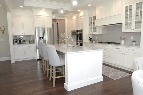 Kitchen Gray And White, Kitchen Island Size, Kitchen Gray, White Bedrooms, Gray Tile, Small Bedroom Remodel, Custom Floor Plans, Wood Floor Kitchen, Gray And White Kitchen