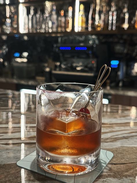 cozy whiskey cocktails, bar aesthetic, weekend date night | E N A Old Fashioned Cocktail Aesthetic, Whiskey Aesthetic, Aesthetic Weekend, Bar Aesthetic, Alcohol Bar, Cocktails Bar, Whiskey Cocktails, Old Fashioned Cocktail, Cocktail Menu