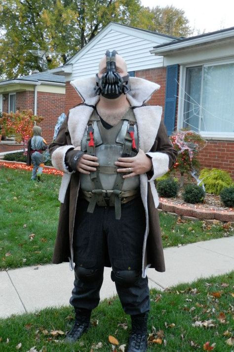 My DIY Bane costume. Diy Bane Costume, Mommy Costumes, Bane Costume, Batman Costume Diy, Costumes Pictures, Batman Costume, Fall Fest, The Dark Knight Rises, Halloween 2015