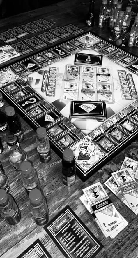 #friends #friendshipgoals #monopoly #gameday #games #qualitytime #drinkingboardgame #drinking Monopoly Aesthetic, Drinking Board Games, Game Aesthetic, Money Games, Drinking Game, Friendship Goals, Quality Time, Monopoly, Old Money