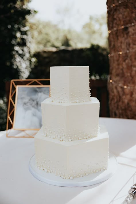 Square Cake Wedding, Elegant Pearl Wedding Cake, Wedding Cakes Square, Hexagon Wedding Cakes, Wedding Cake Square Elegant, Wedding Cakes Pearls, Hexagonal Wedding Cake, Wedding Cake Square, Simple Pearl Cake