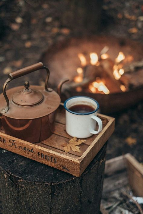 Cars Night, Weekend Getaways For Couples, Camping Coffee, Winter Camping, Food Pin, Camping Food, Autumn Cozy, Coffee Love, Weekend Trips