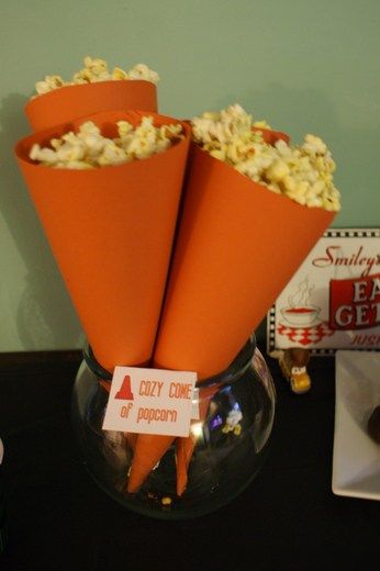 popcorn cones Low Carb Fast Food, Lightning Mcqueen Party, Birthday Party Food Ideas, Cars (disney) Party, Cars Birthday Party, Movie Birthday Party, Disney Cars Party, Cars Birthday Party Disney, Disney Cars Birthday