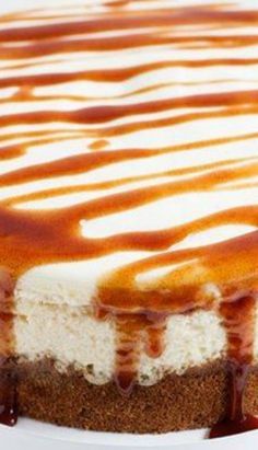 Rum Chata Cake Recipes, Alcohol Cheesecake, Rum Chata Cheesecake, Rumchata Cheesecake, Cinnamon Drizzle, Holiday Cheesecake Recipes, Holiday Cheesecake, Rum Chata, Ritz Cracker Recipes