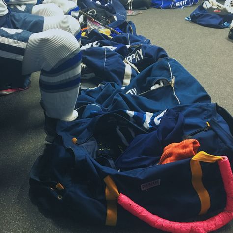 Hockey Locker Room Aesthetic, Hockey Aethstetic, Blue Hockey Aesthetic, Sports Aesthetic Hockey, Watching Hockey Aesthetic, Hockey Locker Room, Hockey Locker, Hockey Pictures, Hockey Girl