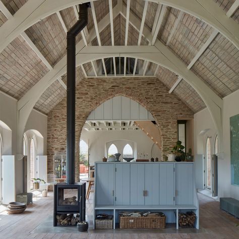 Seaside Cabin, Chapel Conversion, England Houses, Model Houses, Church Conversions, Sliding Shutters, Wooden Floorboards, Rural Retreats, Brutalist Architecture