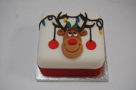 Cake Designs For Christmas, Square Christmas Cake Designs, Square Christmas Cake, Square Cake Designs, Rudolph Cake, Mini Christmas Cakes, Fruit Cake Christmas, Christmas Cake Designs, Cake Christmas