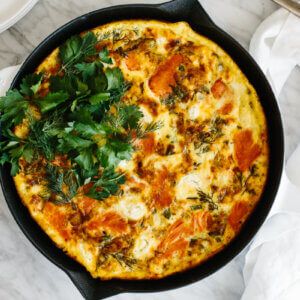 Salmon Frittata, Smoked Salmon Frittata, Recipes For Easter, Healthy Easter Recipes, Dairy Free Yogurt, Frittata Recipes, Sea Food, Perfect Breakfast, Smoked Salmon