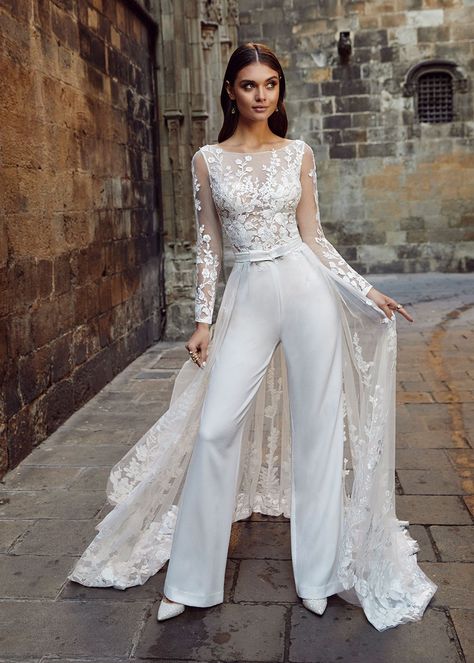 Wedding Jumpsuits, Sheath Bridal Gown, Wedding Pantsuit, Wedding Pakistani, Neck Wedding Dress, Lace Wedding Dress With Sleeves, Wedding Jumpsuit, What To Wear To A Wedding, Wedding Hijab