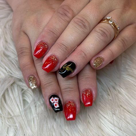 Simple and fun nails for vegas! Red with gold glitter. Las Vegas Manicure Ideas, Las Vegas Nails Ideas Glitter Sparkle, Vegas Gel Nails, Las Vegas Themed Nails, Las Vegas Nail Designs, Nails For Las Vegas, Las Vegas Nails Ideas Glitter, Vegas Themed Nails, Vegas Nails Ideas Sparkle