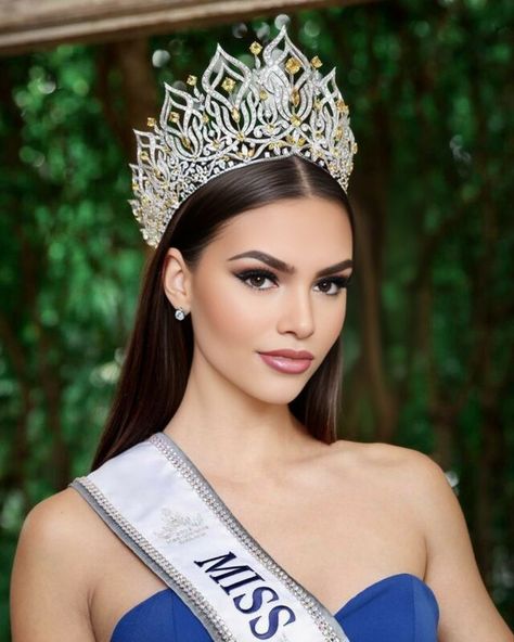 Pageant Photoshoot Ideas, Pageant Aesthetic, Pageant Pictures, Miss Universe 2023, Miss Universe Thailand, Miss Universe Crown, Pageant Headshots, Pageant Makeup, Beauty Pageant Dresses