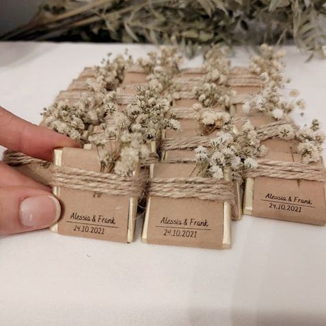 Thank You Gift Bridesmaid, Chocolate Thank You Gifts Wedding, Boho Wedding Favor Ideas, Chocolate For Wedding Gift, Engagement Thank You Gifts, Thank You Chocolate, Thank You Gift Wedding Guests, Wedding Gift Chocolate, Mountain Wedding Party Favors