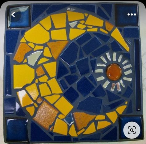 Moon Mosaic Ideas, Mosaic Art Easy, Mosaic Moon, Easy Mosaic, Mosaic Pots, Mosaic Flower Pots, Mosaic Garden Art, Mosaic Art Projects, Mosaic Madness