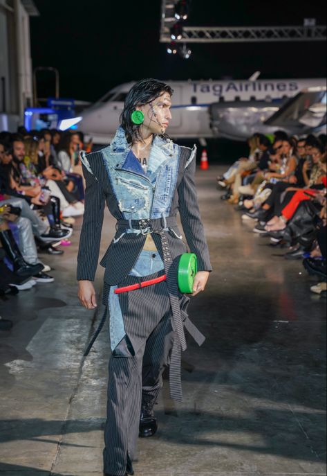 Men's streetwear look on the runway at Guatemala Fashion Week featuring edgy style and urban attitude Guatemalan Traditional Dress, Guatemala Fashion, Guatemalan Fashion, Traditional Guatemalan Clothing, Guatemalan Culture Aesthetic, Colombian Fashion, Streetwear Styles, Cultural Patterns, Latin Fashion