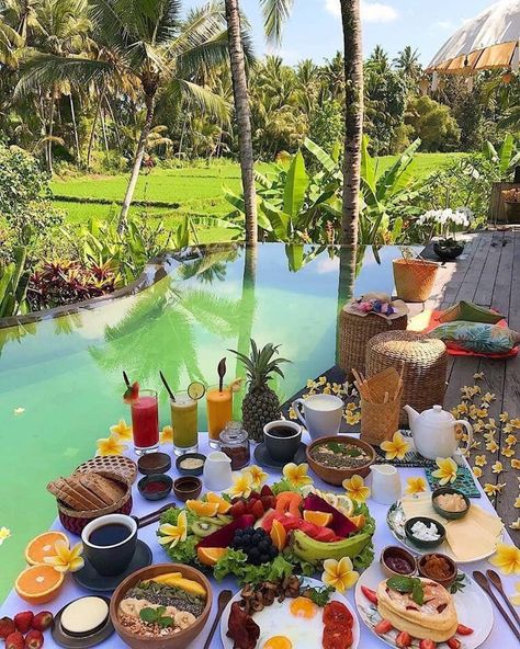 Brunch Table Decorations, Breakfast Around The World, Colorful Breakfast, Brunch Table, Destination Voyage, Ubud, Travel Inspo, Luxury Life, Travel Aesthetic