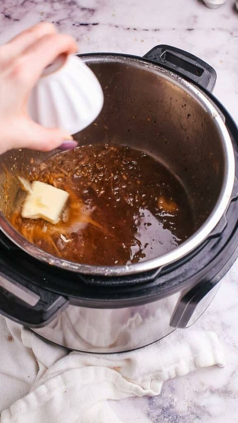 Adding butter to sauce Instant Pot Smothered Steak, Instapot Steak Recipes Easy, Sirloin Steak Instant Pot, Instant Pot Round Steak Recipes, Round Steak Instant Pot, Round Steak Recipes Instant Pot, Instant Pot Sirloin Steak, Instant Pot Steak Recipes, Blade Steak Recipes