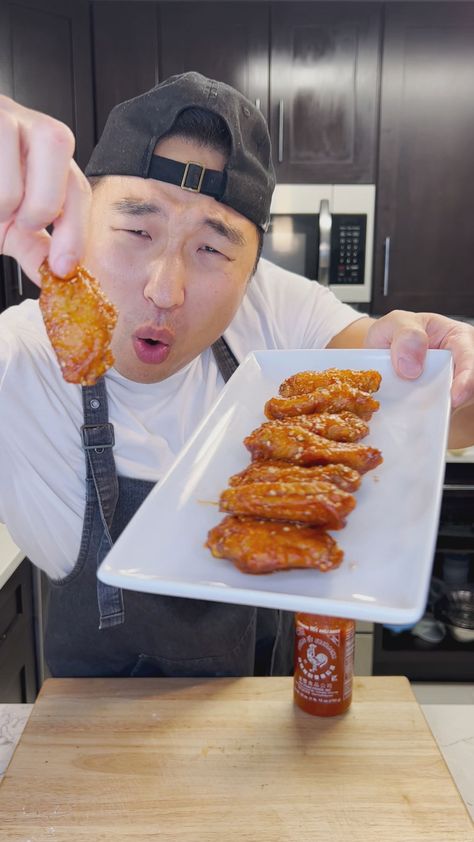 Sriracha Crispy Chicken Wings - Chef Chris Cho Balela Salad Recipe, Sriracha Chicken Wings, Chris Cho, Fried Chicken Seasoning, Crispy Fried Chicken Wings, Asian Chicken Wings, Soy Garlic Chicken, Chicken Batter, Garlic Chicken Wings