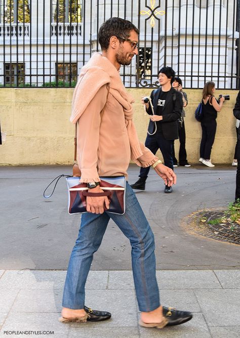 Simone Marchetti, fashion editor Repubblica.it, Gucci Kangaroo-Fur-Lined Slippers #streetstyle #Paris #pfw by peopleandstyles.com Gucci Loafers Men, Simone Marchetti, Men Slippers Fashion, Tomgirl Outfits, Italian Fashion Street, Western Outfits Men, Gucci Loafers, Fashion Idol, Best Mens Fashion