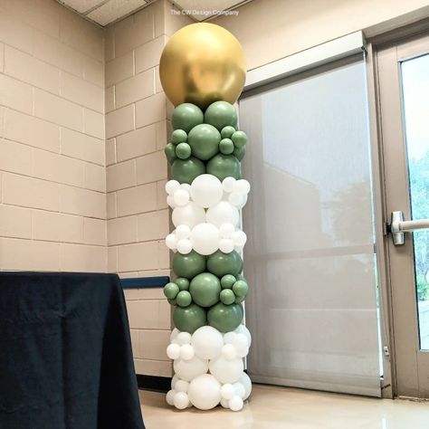 Green And Gold Balloon Columns, Tall Balloon Columns, Balloons On Pillars, Balloon Column Topper Ideas, Balloon Pillars Design, Balloon Column Ideas, Organic Balloon Column, Balloon Columns Ideas, Reunion Centerpieces