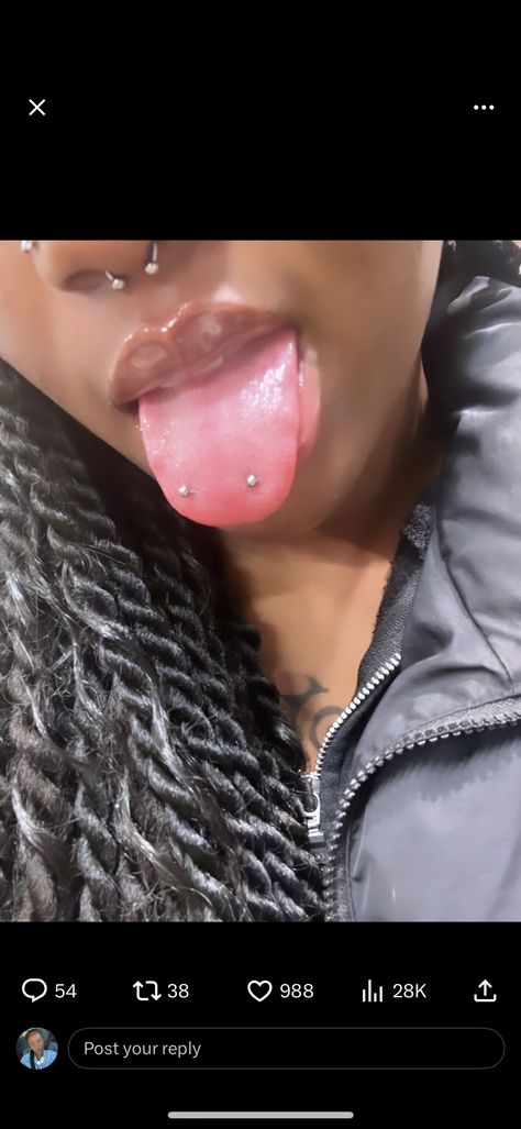 Frog Piercing Tongue, Snake Eyes And Frog Eyes Piercing, Frog Eye Tongue Piercing, Baddie Percinings, Snake Tounge Pericings, Tounge Piercing Black Women, Frog Bites Piercing, Frog Eyes Piercing Tongue, Piercings To Get